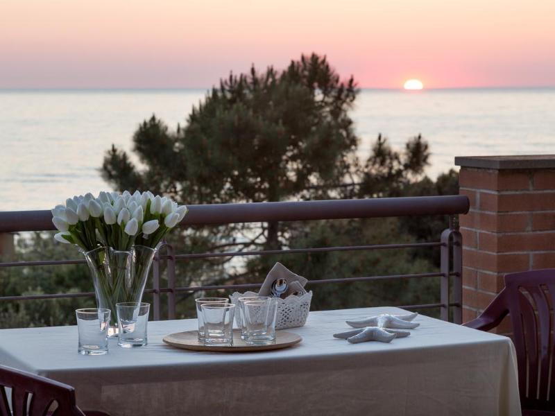 Villa La Cavaliera Сан-Винченцо Экстерьер фото